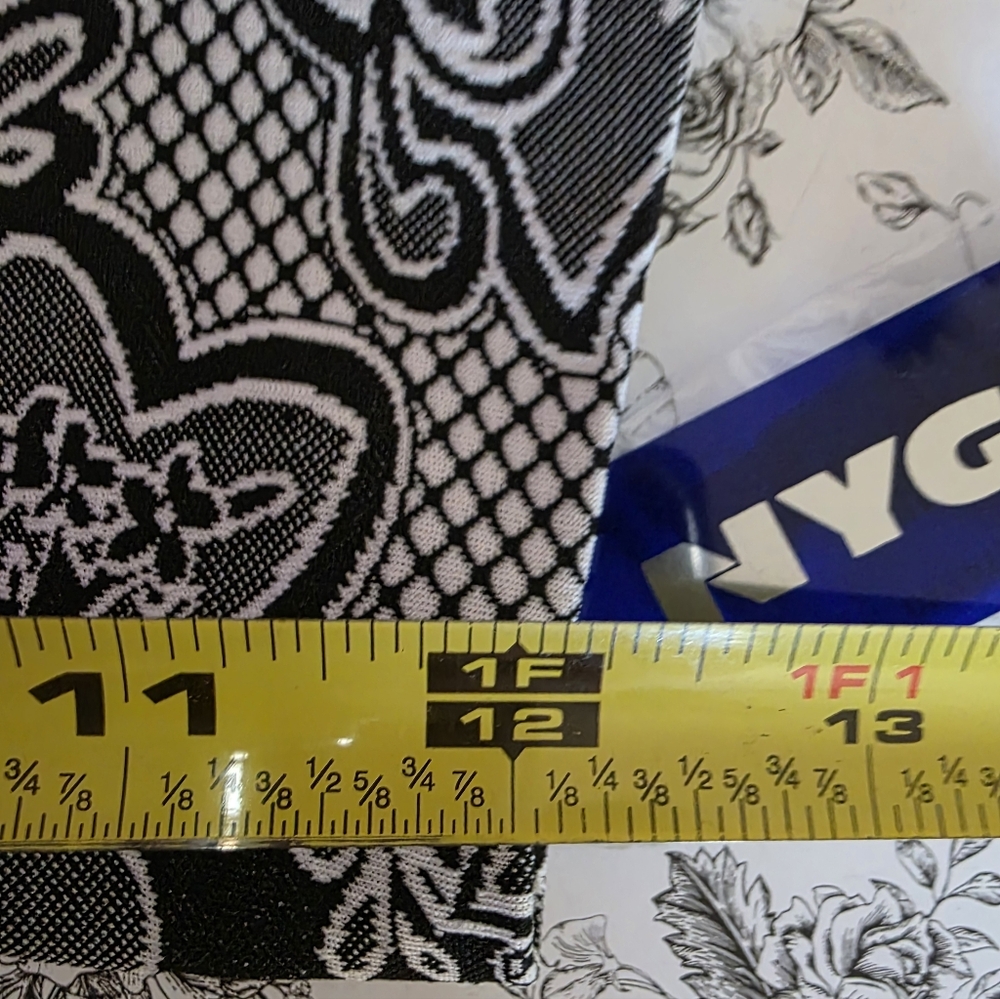 Peter Nygard Black and White Floral Long Jacket - Picture 12 of 13